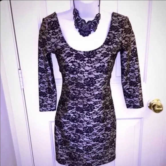 2 white button up shirts and dress size small - Picture 3 of 6